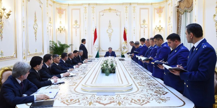 Президент произвел кадровые назначения в органах прокуратуры, Счетной палате и «Барки точик»
