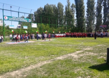 В Исфаре открыли площадку для мини-футбола