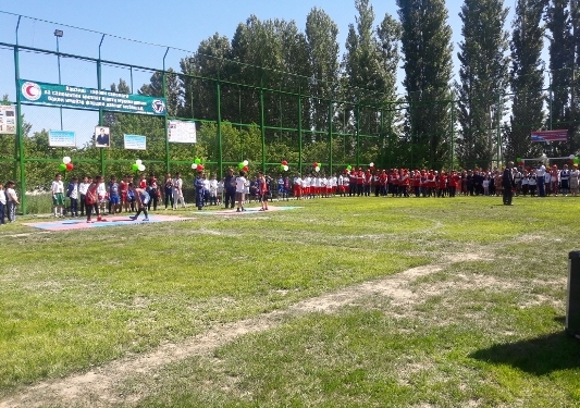В Исфаре открыли площадку для мини-футбола