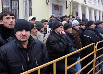 В январе-марте на миграционный учет в РФ встали около 235 тыс. трудовых мигрантов из Таджикистана