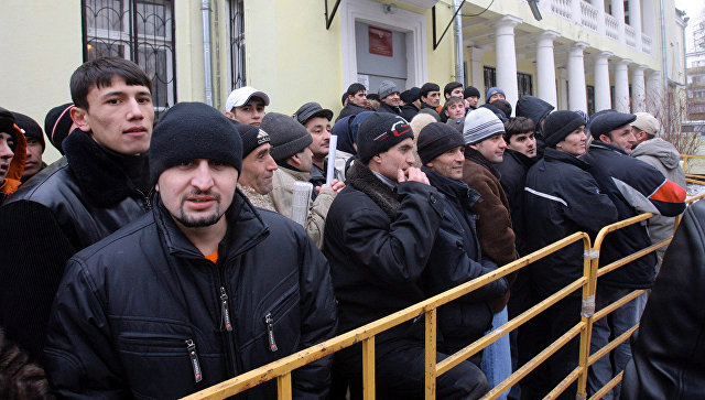 В январе-марте на миграционный учет в РФ встали около 235 тыс. трудовых мигрантов из Таджикистана