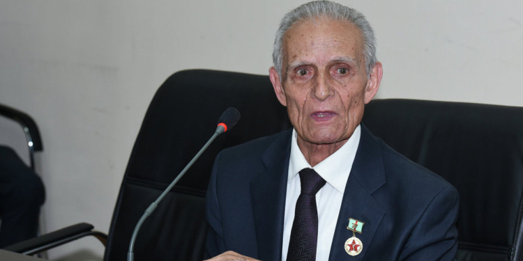 Умер поэт Мумин Каноат