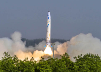 Китай успешно испытал первую коммерческую ракету-носитель