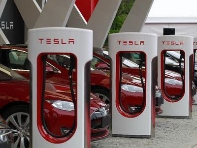 Tesla построит сеть станций сверхбыстрой подзарядки электромобилей в Китае, США и Европе