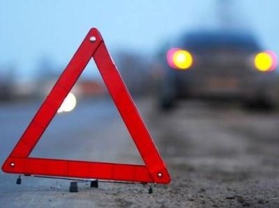 На дороге Душанбе-Бохтар «Мерседес» врезался в анкерный столб. Есть жертвы