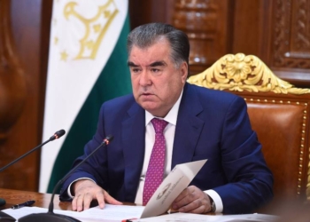 Эмомали Рахмон провел очередное заседание правительства