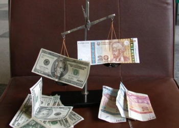 Курс Доллара по отношению к Сомони перевалил отметку 9 сомони за доллар