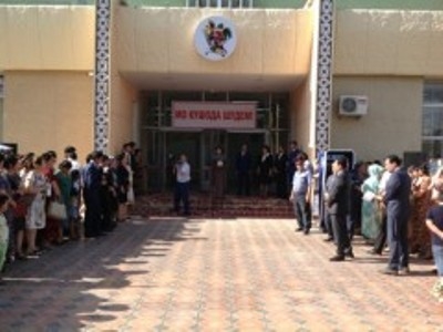 В Бустоне открылся торговый центр «Самарканд»