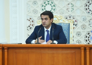 Рустам Эмомали поручил ускорить процесс подключения объектов к системе теплоснабжения
