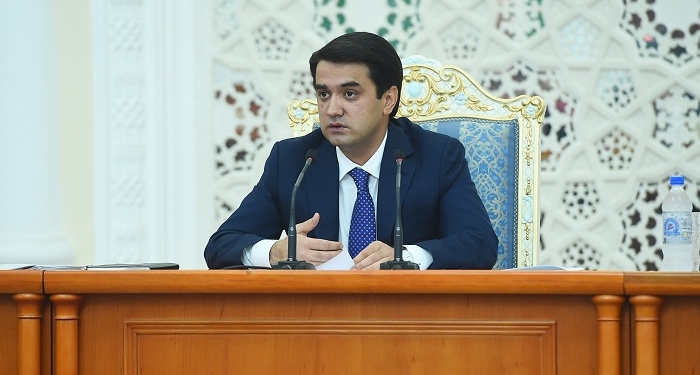 Рустам Эмомали поручил ускорить процесс подключения объектов к системе теплоснабжения