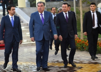 Президент открыл в Душанбе реконструированный парк «Молодежное озеро»