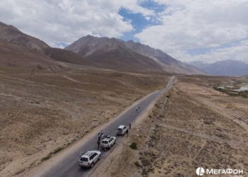 Крыша мира на связи с миром