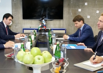 Посол Таджикистана встретился с руководством «Внешэкономбанка» и «Газпром Интернешнл»