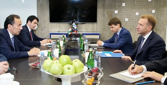 Посол Таджикистана встретился с руководством «Внешэкономбанка» и «Газпром Интернешнл»