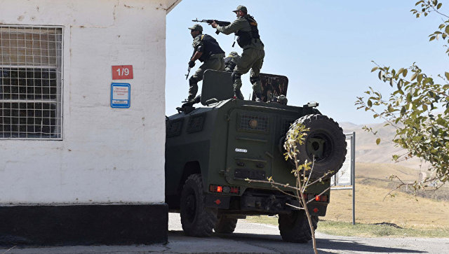 Российский генерал проверяет 201-ю военную базу в Таджикистане