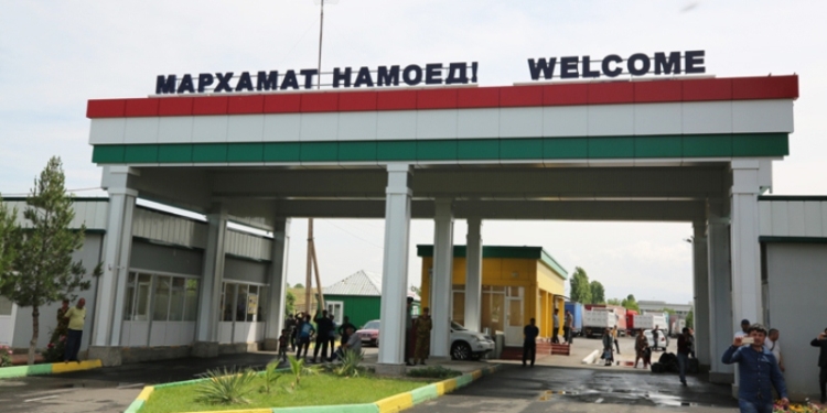 Ограничений на ввоз и вывоз товаров на таджикско-узбекской границе, нет, — глава таможенной службы