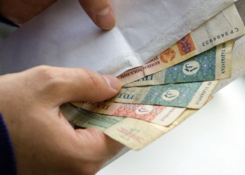 Зарплаты бюджетникам в Таджикистане повысят с 1 сентября