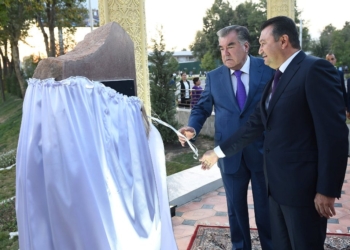Президент открыл в Душанбе реконструированный парк «Молодежное озеро» . Фото пресс- службы Президента РТ