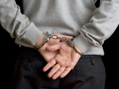На севере Таджикистана мужчина похитил из частного дома две бутылки пива и колбасу