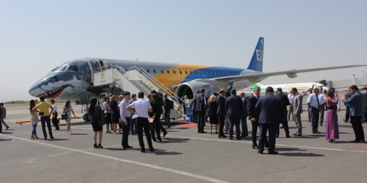 Презентация новейшего бразильского  самолета Embraer  Е190-Е2 в Душанбе
