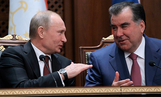 Эмомали Рахмон и Владимир Путин провели телефонную беседу