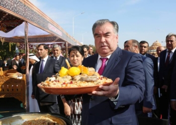 Праздник плова, меда, дыни и сладостей состоялся во Дворце Арбоб