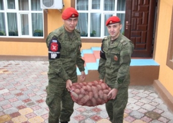 Российские военные полицейские взяли шефство над детским домом в Душанбе