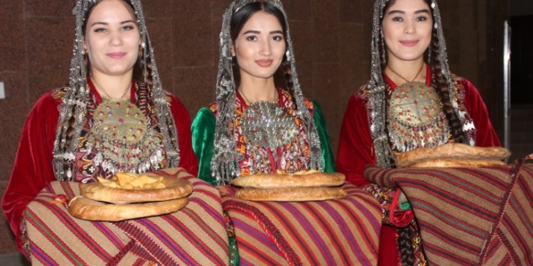 В Душанбе открылись Дни культуры Туркменистана в Таджикистане