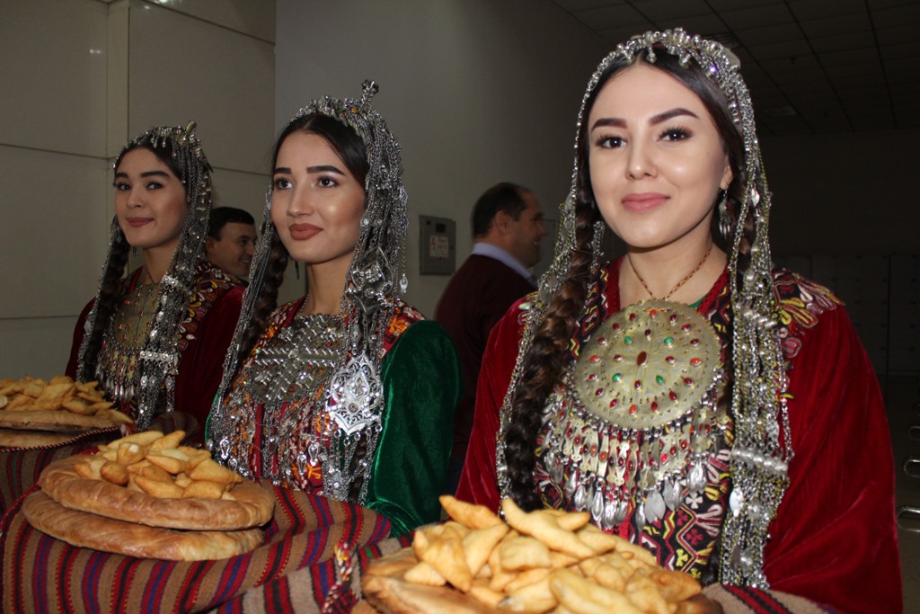 Таджики и туркмены