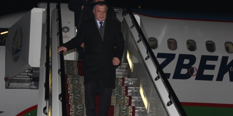 В Душанбе прибыл спикер законодательной палаты парламента Узбекистана