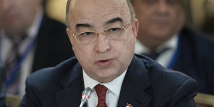 Ш.Зухуров принял участие в Парижском форуме мира