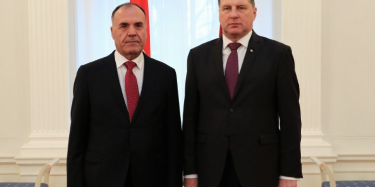 Посол Таджикистана встретился с президентом Латвии