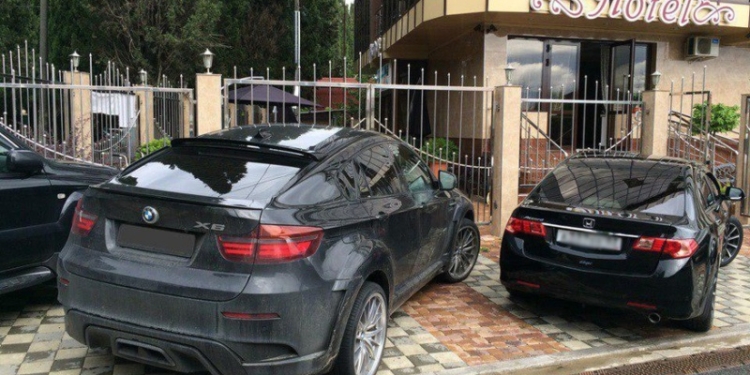 В Узбекистане могут разрешить въезд иностранных автомашин с тонировкой, но, за дополнительную плату