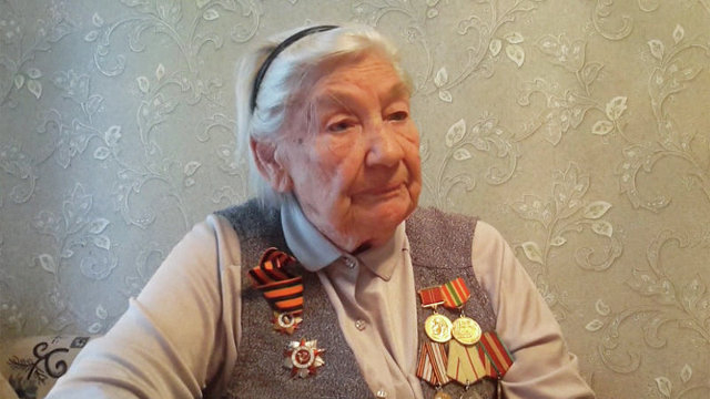 Лукашенко пообещал оказать содействие в жилищном вопросе ветерану ВОВ Леокадии Ковтун, проживающей в Душанбе