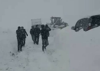 Снегопад и лавины стали причиной временного закрытия дороги Душанбе-Худжанд