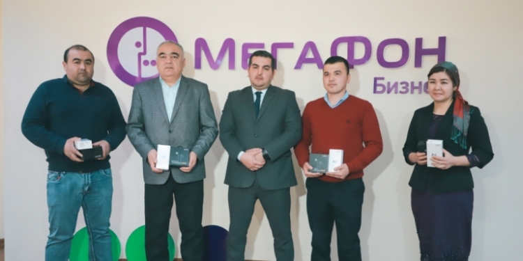 «МегаФон Таджикистан» наградил победителей акции «100 смартфонов за 10 дней» в Худжанде