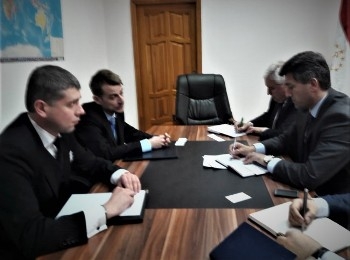 Душанбе и Киев обсудили вопрос о восстановлении авиасообщения