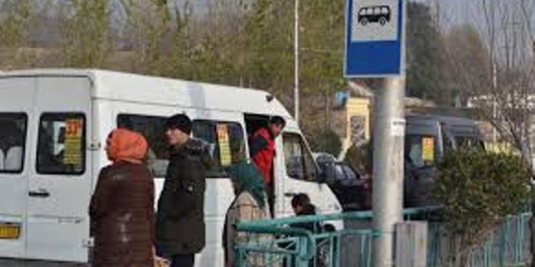 В Душанбе запретили движение маршруток по улице Негмата Карабаева