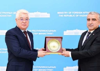 Таджикистан и Казахстан намерены увеличить товарооборот до $2 млрд.