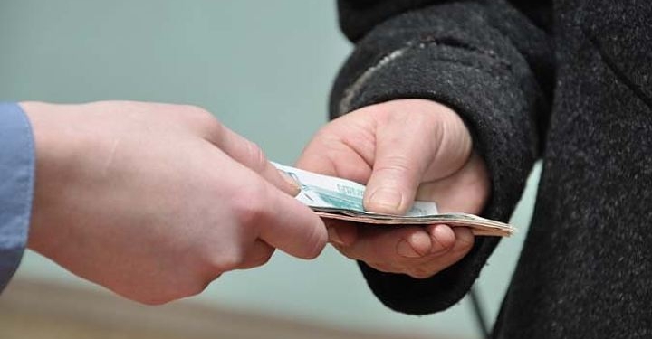 В Шахритусе владелец точки компьютерных игр вымогал деньги у клиента