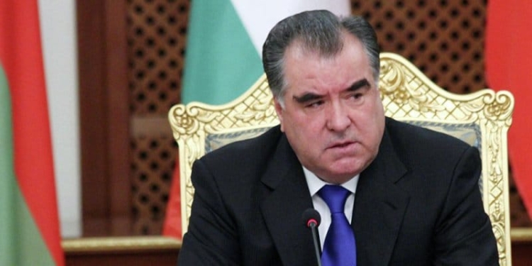 Эмомали Рахмон выразил соболезнования Владимиру Путину в связи с трагедией в Магнитогорске