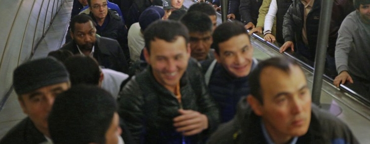 Эксперты обсудят, почему в Петербурге стало меньше мигрантов из Средней Азии 