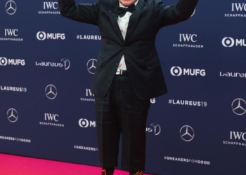 70-летний китаец-альпинист получил премию Laureus World Sports Awards