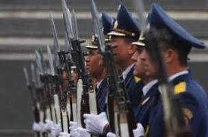 Кого поздравлять и что дарить на 23 февраля в Таджикистане?