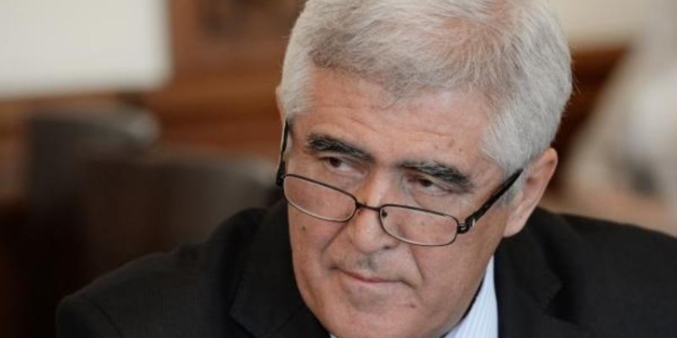 Россия не отреагировала на запрос Минобрнауки Таджикистана о школьных учебниках