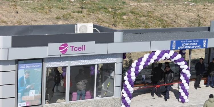 Новые технологичные центры обслуживания абонентов Tcell – прямо на остановках общественного транспорта!