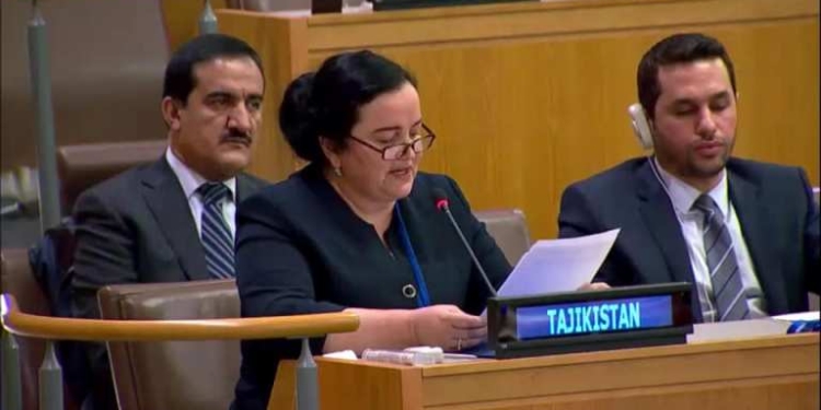 Представитель Таджикистана рассказала в Нью-Йорке о гендерной политике в РТ