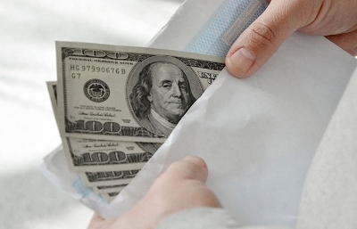 Директор школы в Восе задержана по подозрению в продаже фальшивых аттестатов