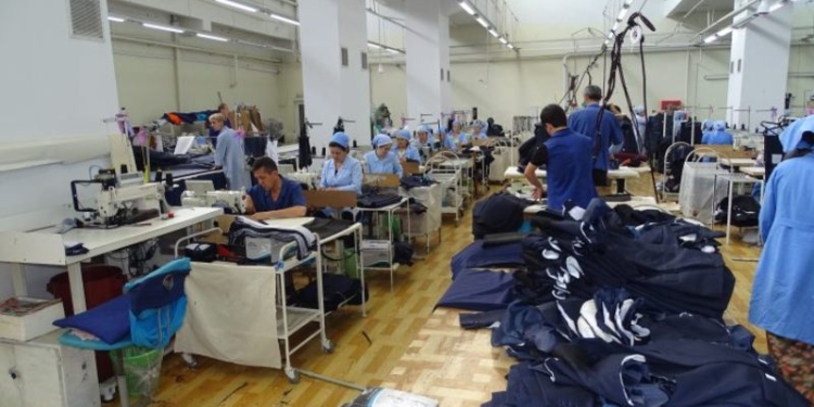 «Таджиктекстиль» установил новые станки. Потребность в рабочих руках снизилась в 5 раз
