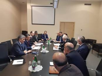 Вопрос увеличения транзитных перевозок таджикских грузов через Азербайджан обсужден в Баку